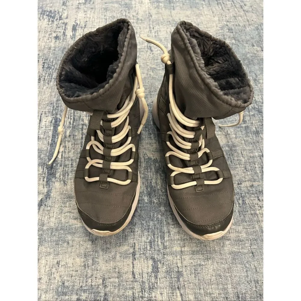 Nike Cool Gray White Roshe One Hi GS Faux Fur Winter Sneaker Boot 7Y Women's 8.5